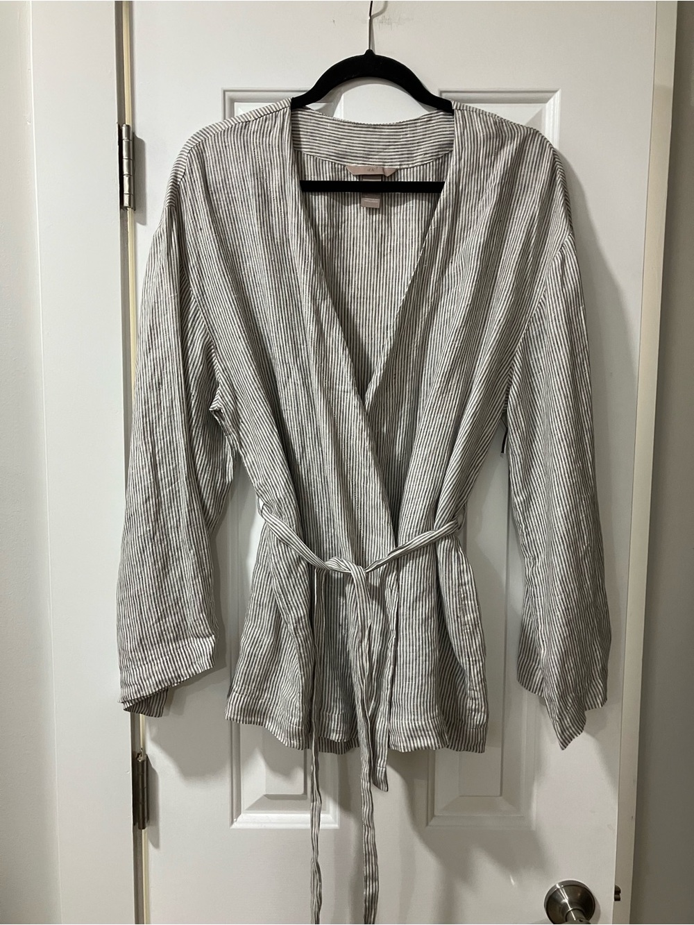 H&M Gray and White Striped Wrap Robe Top
